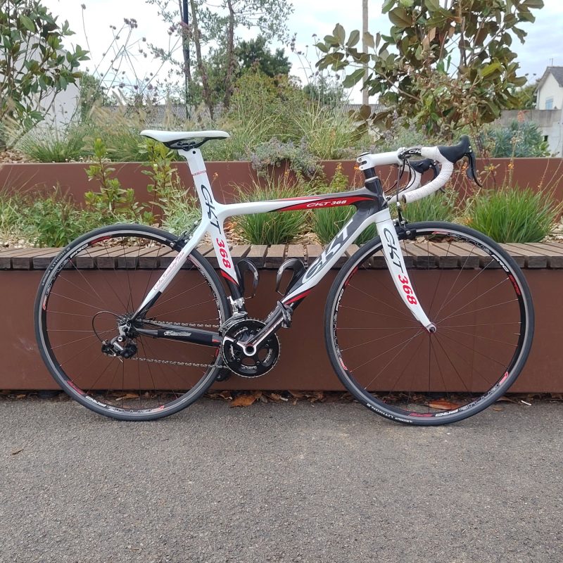Vélo de route CKT 368