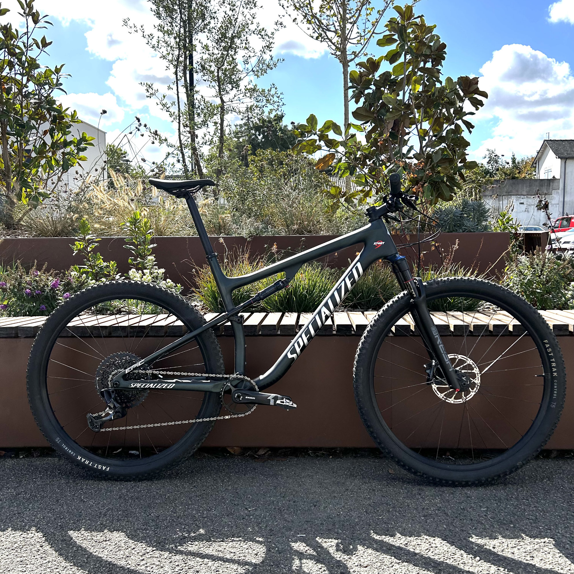 VTT tout suspendu SPECIALIZED Epic Comp VTT tout suspendu SPECIALIZED Epic Comp