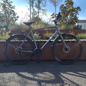 Vélo de ville et chemins GIANT Escape 2 City Disc